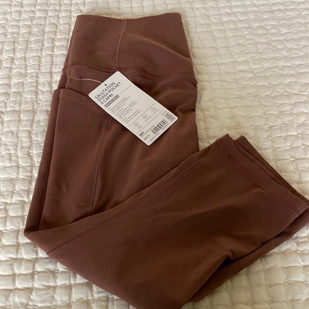 NWT Athleta Salutation Picket II Capri